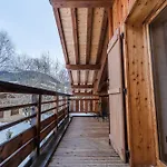 Luxury Escape With Views And Parking Apartment *