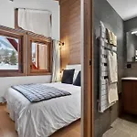 Apartment Luxury Escape With Views And Parking