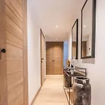 Apartment Luxury Escape With Views And Parking