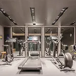 Luxury Escape With Views And Parking Apartment *