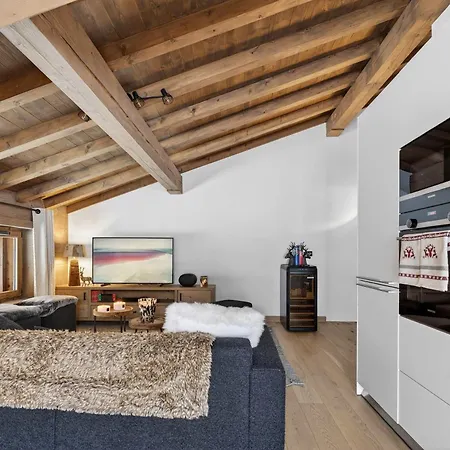 Luxury Escape With Views And Parking Apartment *
