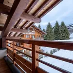 Luxury Escape With Views And Parking *