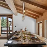 Luxury Escape With Views And Parking Apartmán