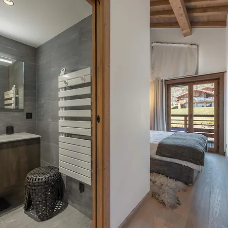 Luxury Escape With Views And Parking Apartmán