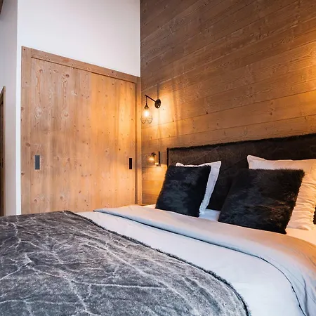 Luxury Escape With Views And Parking موجوف