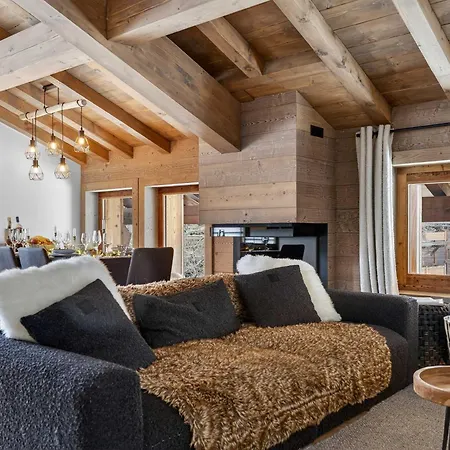Luxury Escape With Views And Parking * موجوف