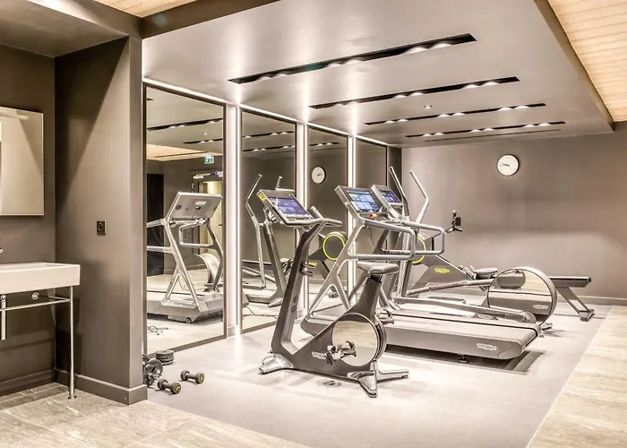 Luxury Escape With Views And Parking Apartmán