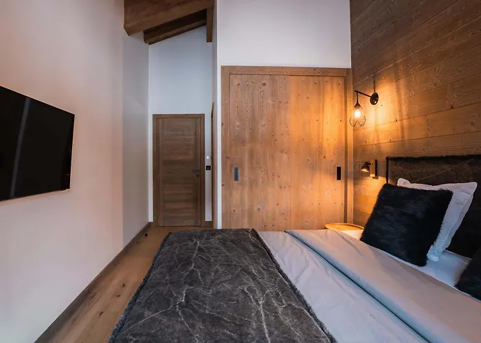 Luxury Escape With Views And Parking *